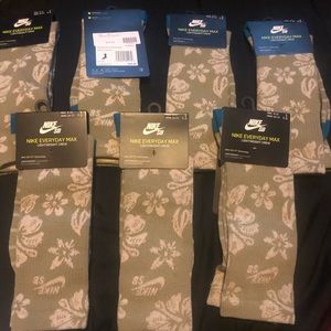 Nike 4/20 dunk Hawaii socks. Large men’s 8-12